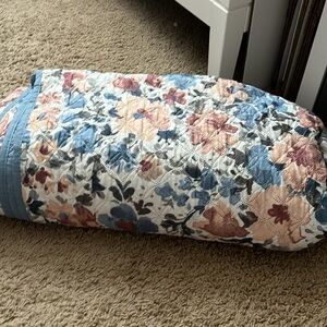 Flower queen size quilt